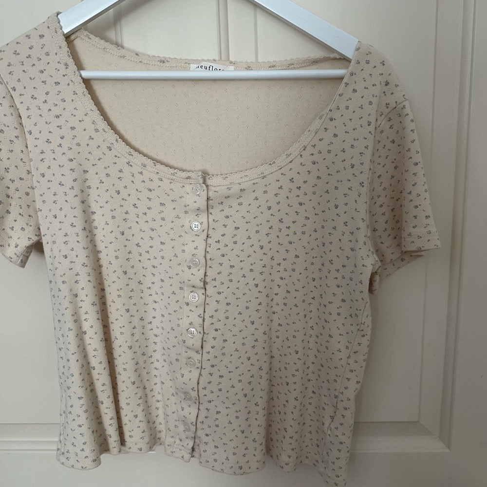 Neuflora blouse great condition floral button up